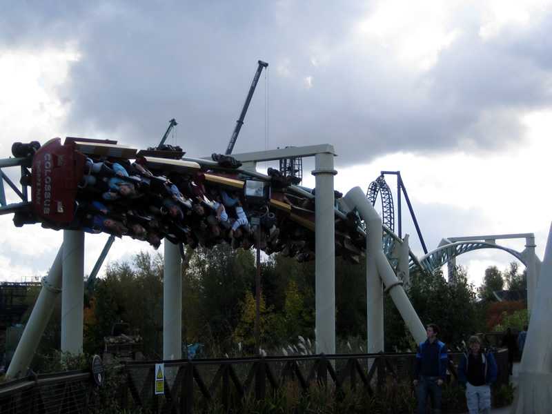 La vrille infernale du Colossus... 4 fois la tête en bas !